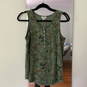 Adorable Sundance tank top